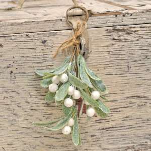 #17982 Glittered Mistletoe Ornament