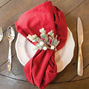 Holiday Ombre Boxwood & Berry Napkin Ring;