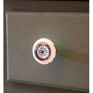 Boho Center Floral Black/White Metal Knob 65308;