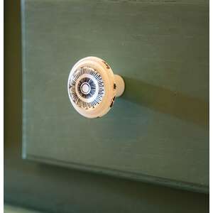 Boho Floral Lines Black/White Metal Knob 65309;