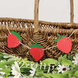 Wooden Strawberry Mini Garland 37697;