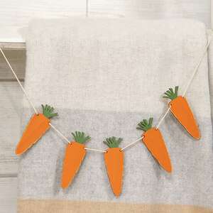 Wooden Carrot Mini Garland 37730;