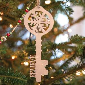 Glittered "Believe" Santa's Key Ornament 38112;