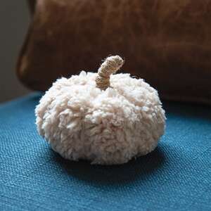 Ivory Sherpa Pumpkin w/Jute Stem, Small CS38995;
