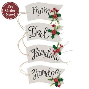 Family Words Wooden Button Holly Banner Gift Tag - 4 Asstd.