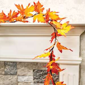 LED Maple Leaf Garland, 24 ct, 6 ft L. LW24845;