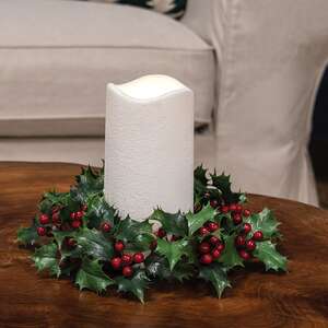 Nostalgic Holly & Berries Candle Ring - 3.5"